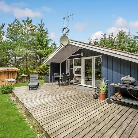 2 Bedroom Pet Friendly In Semesterbostad Hemmet