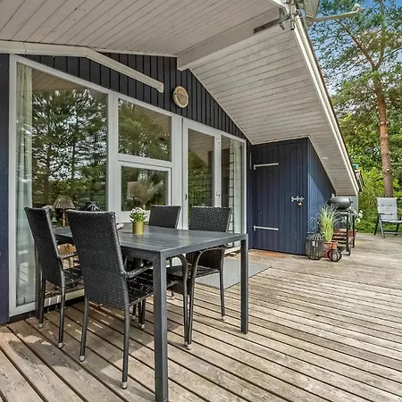 Дом отдыха 2 Bedroom Pet Friendly In *