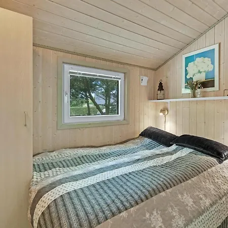 2 Bedroom Pet Friendly In *