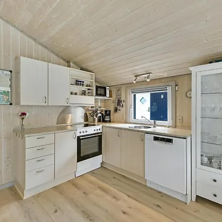 2 Bedroom Pet Friendly In *