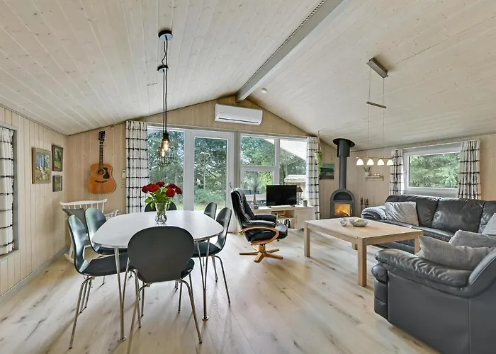 Дом отдыха 2 Bedroom Pet Friendly In Хеммет