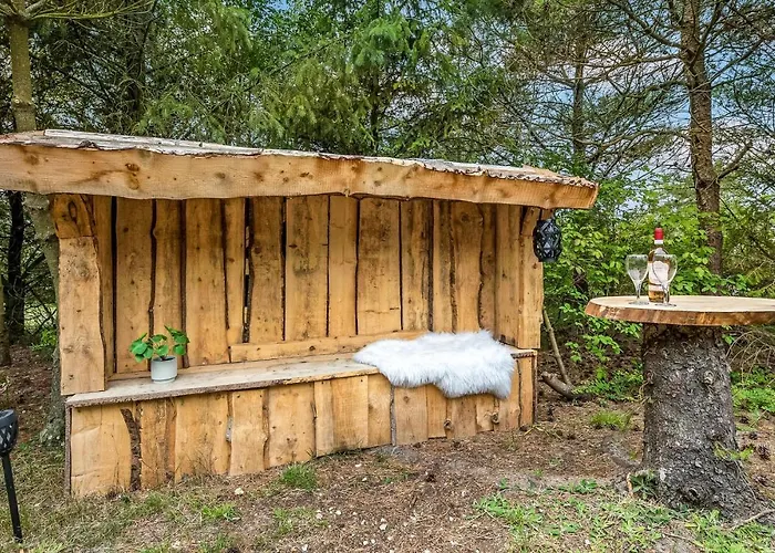 Дом отдыха 2 Bedroom Pet Friendly In *