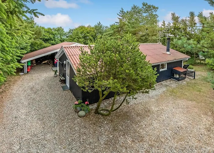 2 Bedroom Pet Friendly In *