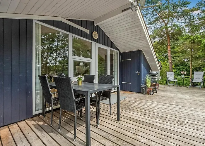 Дом отдыха 2 Bedroom Pet Friendly In *