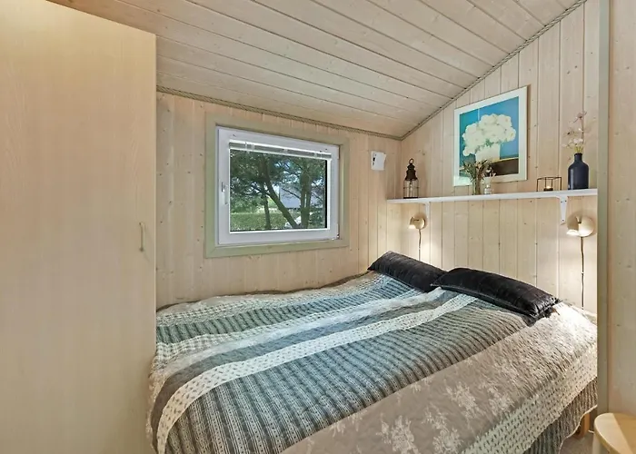 2 Bedroom Pet Friendly In *