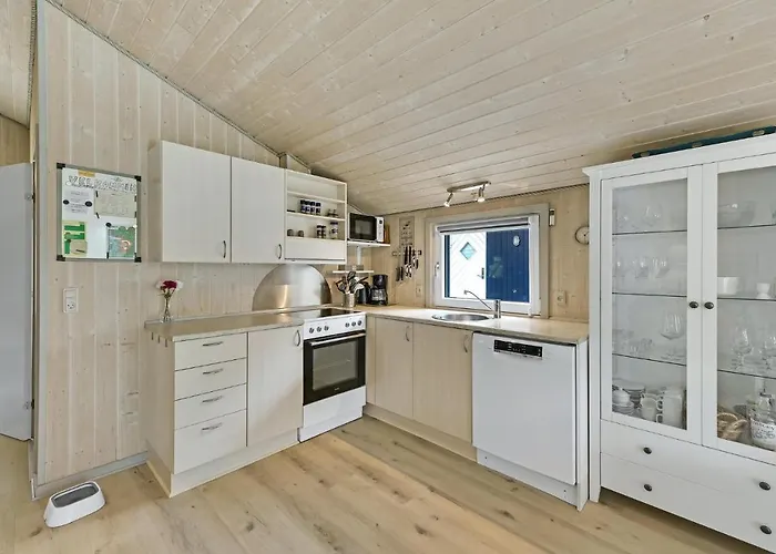 2 Bedroom Pet Friendly In *
